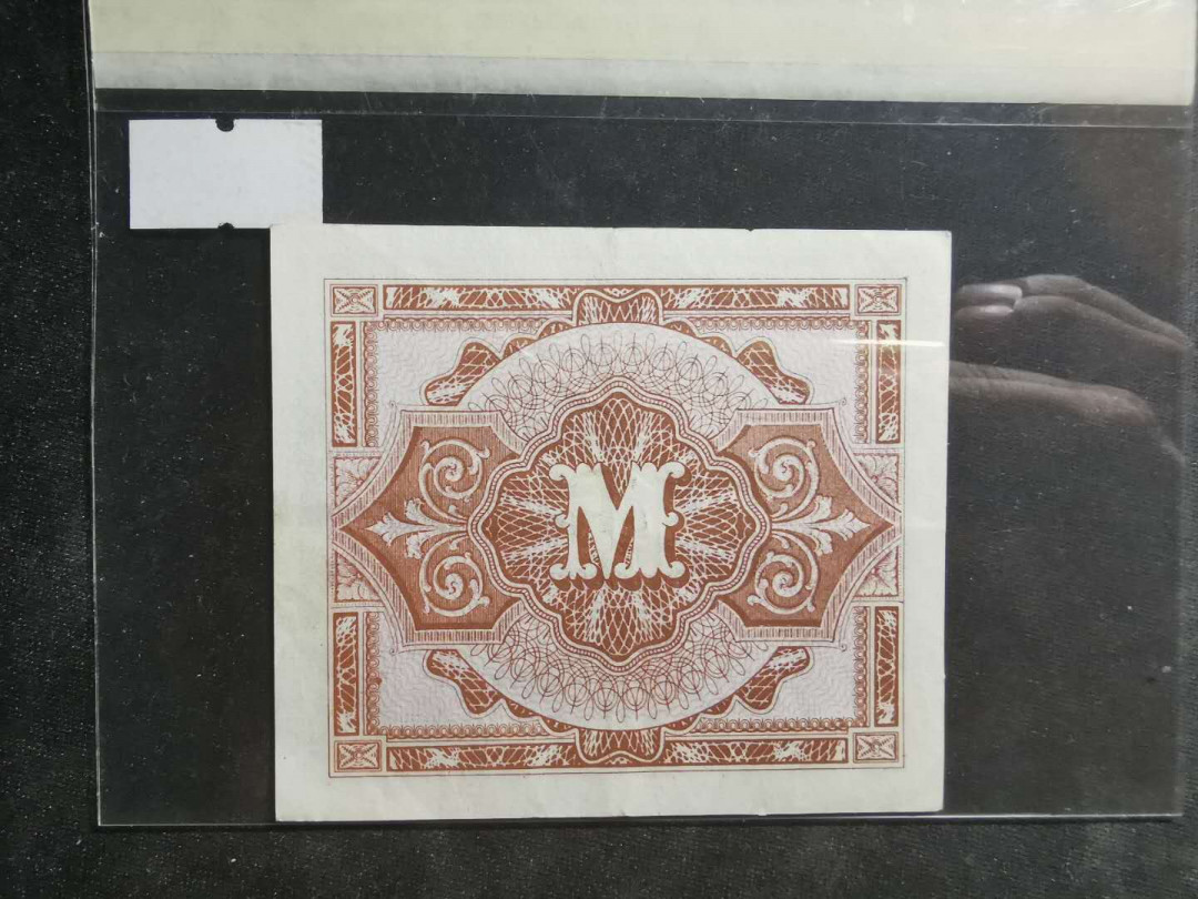 【鲸贝乐淘】千字文·第“磻溪伊尹，佐时阿衡”号拍卖 1944年德国🇩🇪 1马克￡盟军军票，AU 品相