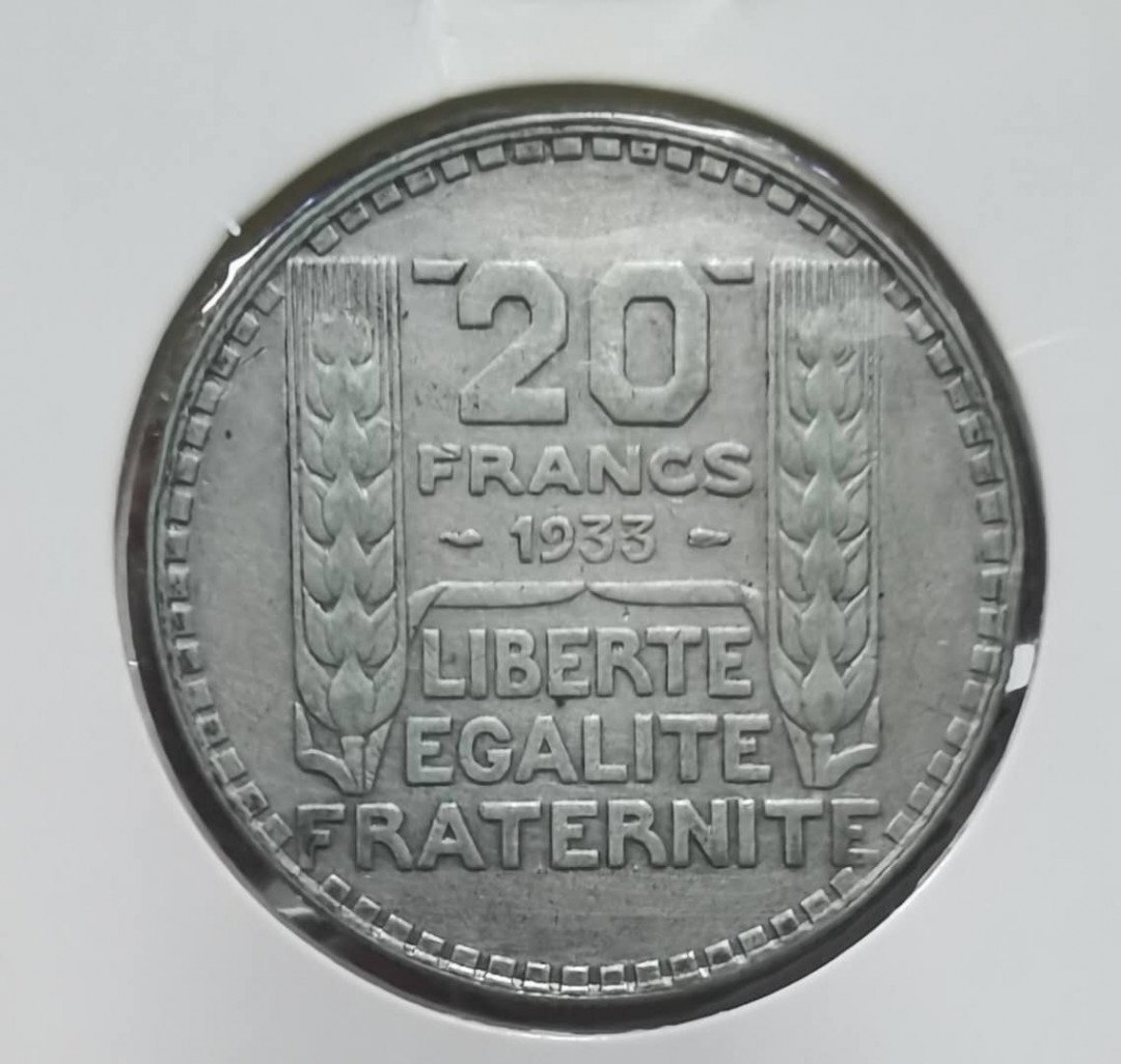 北京马甸外币专卖微拍第三十四期，银币专场，陆续上新，欢迎关注 1933年法国20法郎银币，重20克，成色，680，品相如图