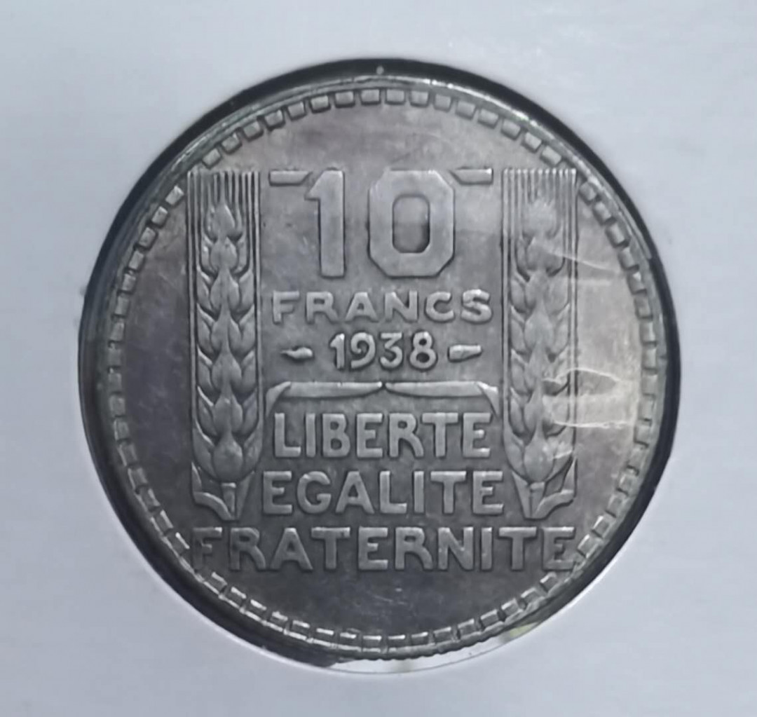 北京马甸外币专卖微拍第三十四期，银币专场，陆续上新，欢迎关注 1938年法国10法郎银币，重10克，成色：680，品相如图