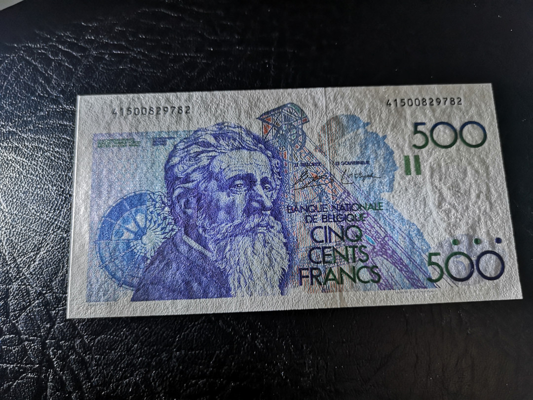 《外钞收藏家》第九十四期拍卖 比利时倒二版500法郎 全新unc