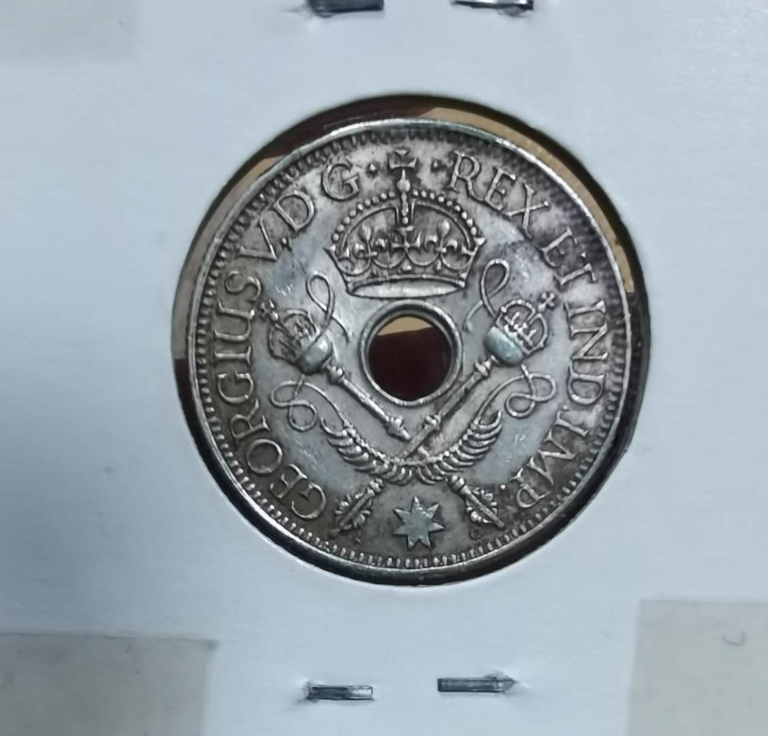 北京马甸外币专卖微拍第三十四期，银币专场，陆续上新，欢迎关注 1935年英属新几内亚银币，重5.38.成色：925，品相如图