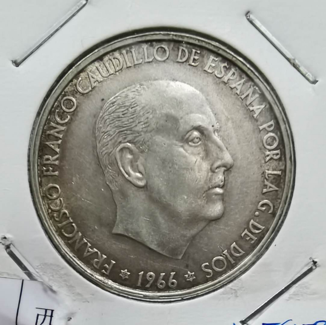 北京马甸外币专卖微拍第三十四期，银币专场，陆续上新，欢迎关注 1966年西班牙银币，重19克，成色800，品相如图