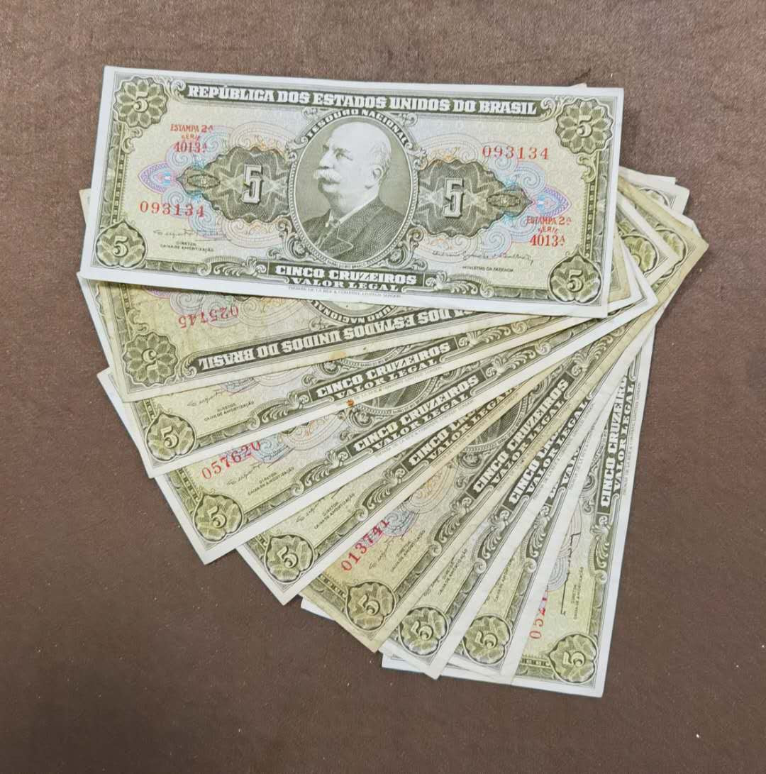 北京马甸外币专卖微拍第三十五期，纸币专场，陆续上新，欢迎关注 早期巴西美元版纸币10张，品相如图：流通品5一8品