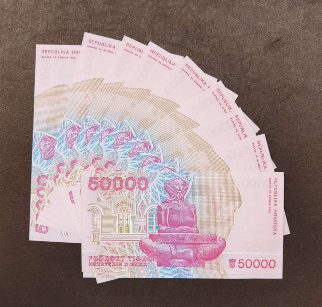 北京马甸外币专卖微拍第三十五期，纸币专场，陆续上新，欢迎关注 克罗地亚50000元大钞10张，品相如图全新
