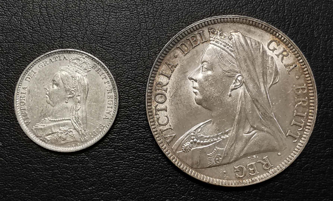 凡希社世界钱币微拍第一百四十四期 英国老维半克朗6便士一对AU