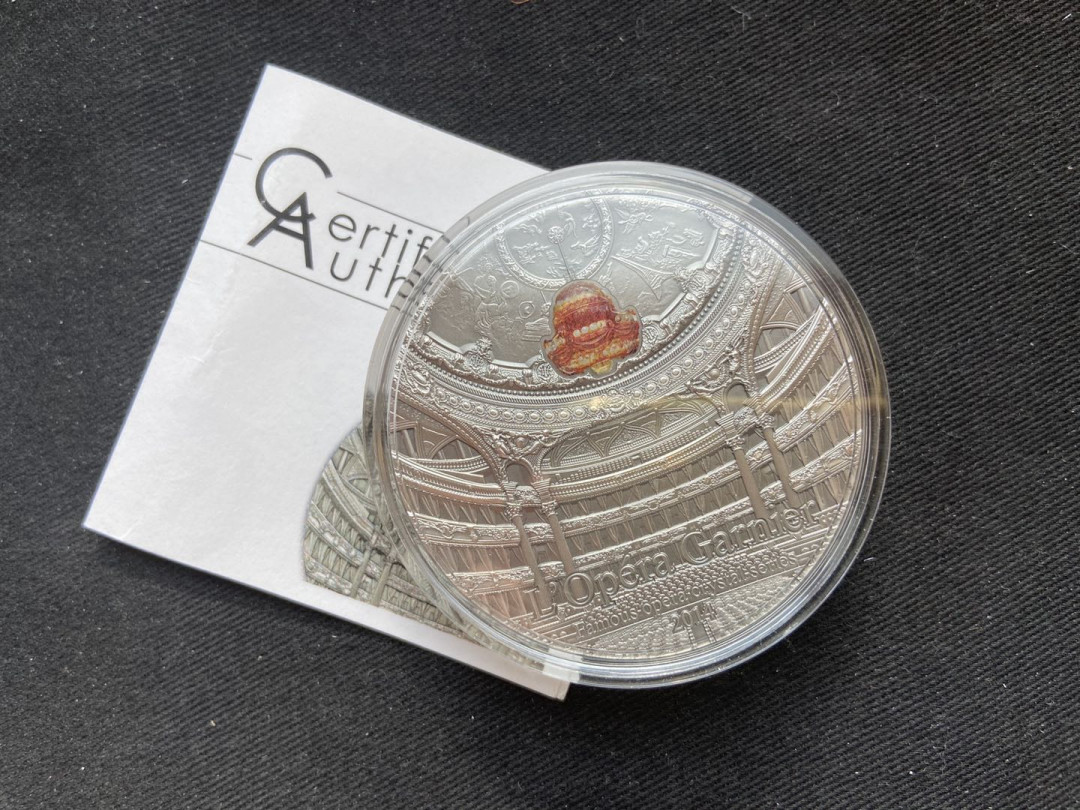 【币观天下】第133场拍卖【圣诞场】 帕劳2014年巴黎歌剧院镶嵌水晶2盎司仿古纪念银币