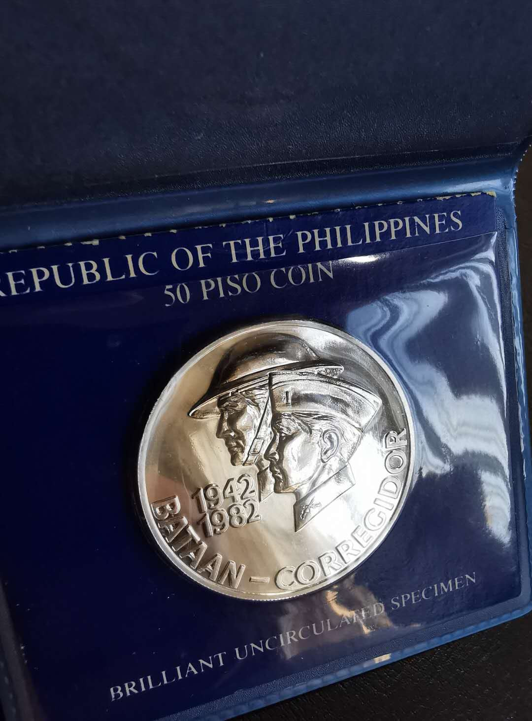 凡希社世界钱币微拍第一百四十四期 1982菲律宾巴丹半岛战役40周年纪念大银原包装全品！