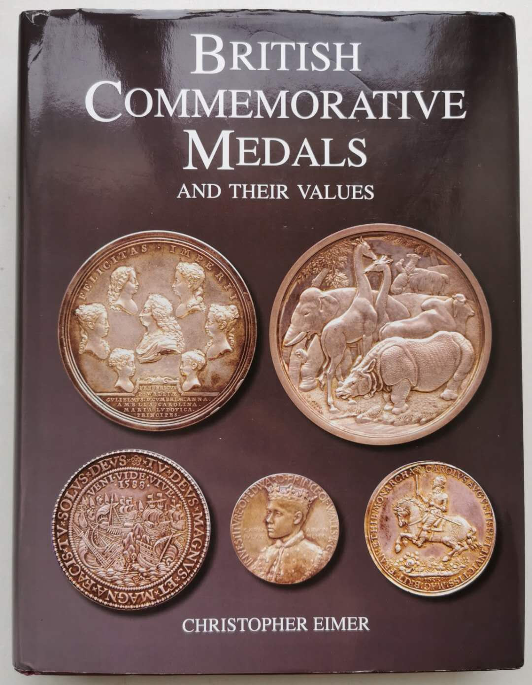 凡希社世界钱币微拍第一百四十四期 荐！英国纪念章标准目录1066-2010新版 95品 大十六开 326页