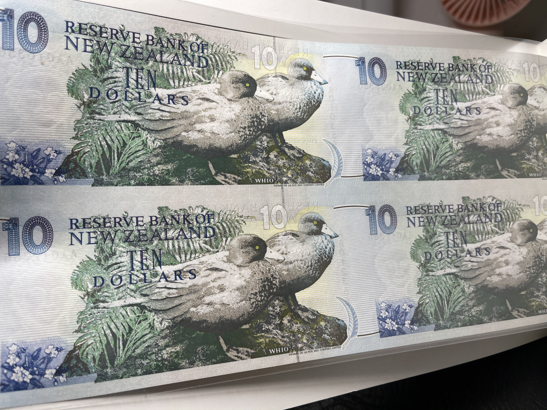 《外钞收藏家》第九十五期拍卖 新西兰10 四连体钞  全新unc  AA冠