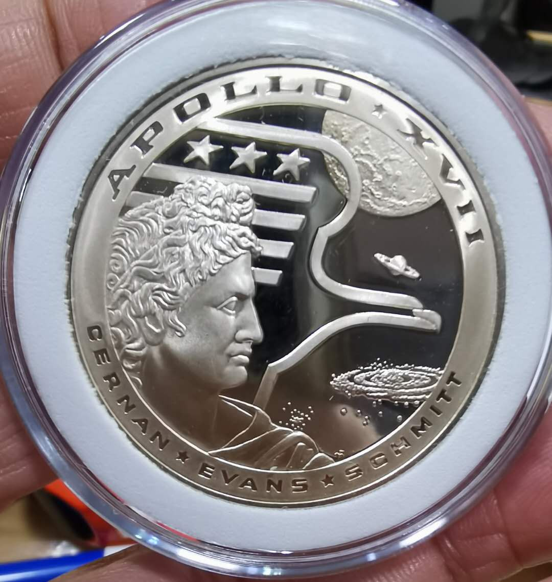 北京马甸外币专卖微拍第三十六期，银币及银章专场，陆续上新，欢迎关注 美国阿波罗号登月纪念精制银章，重24.7克，成色925，品相如图