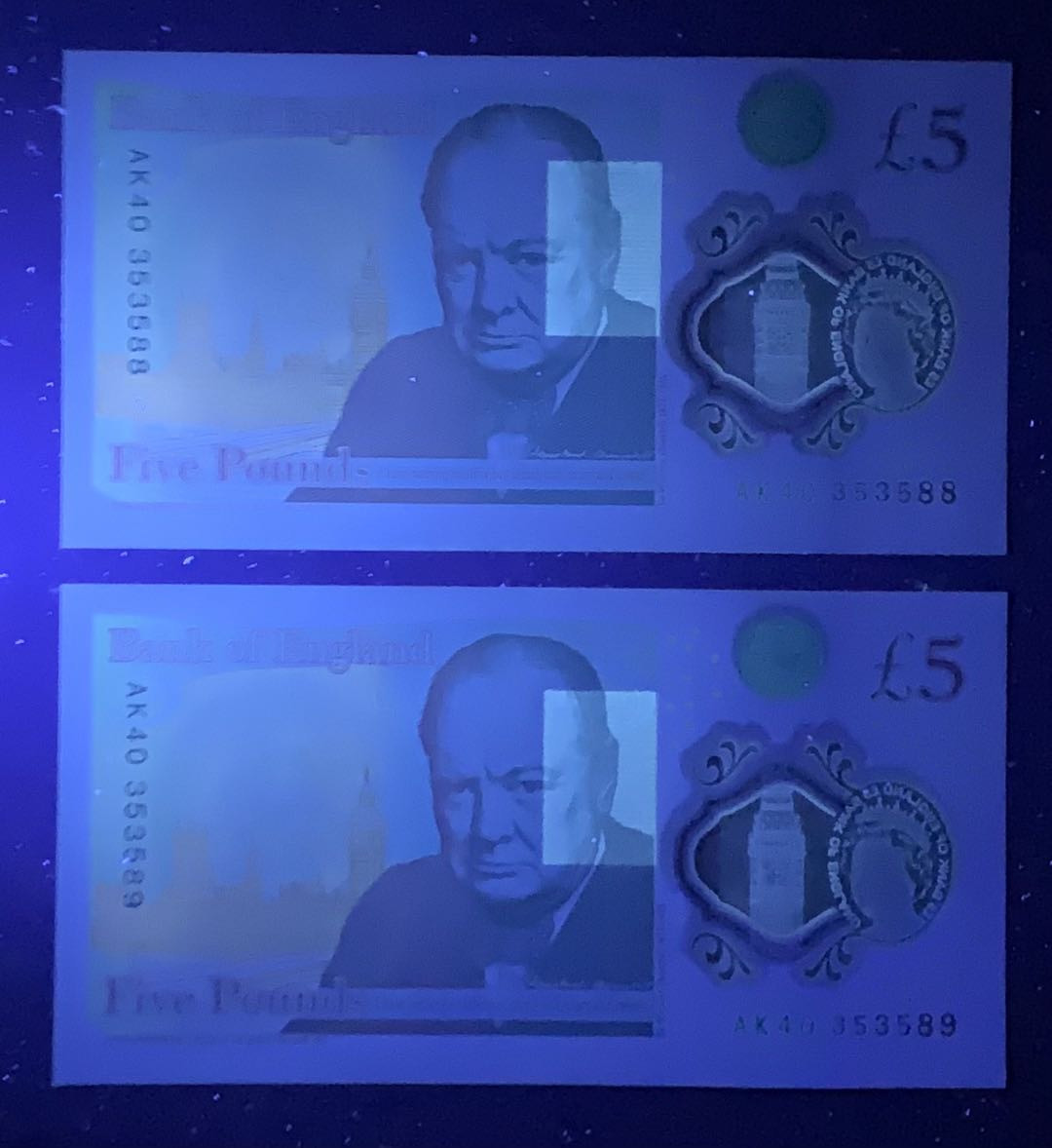 紫瑗钱币—微拍第126期—纸币场 英国 2015年 丘吉尔 5英镑 塑料钞 UNC 2枚一组 （353588 353589）好号