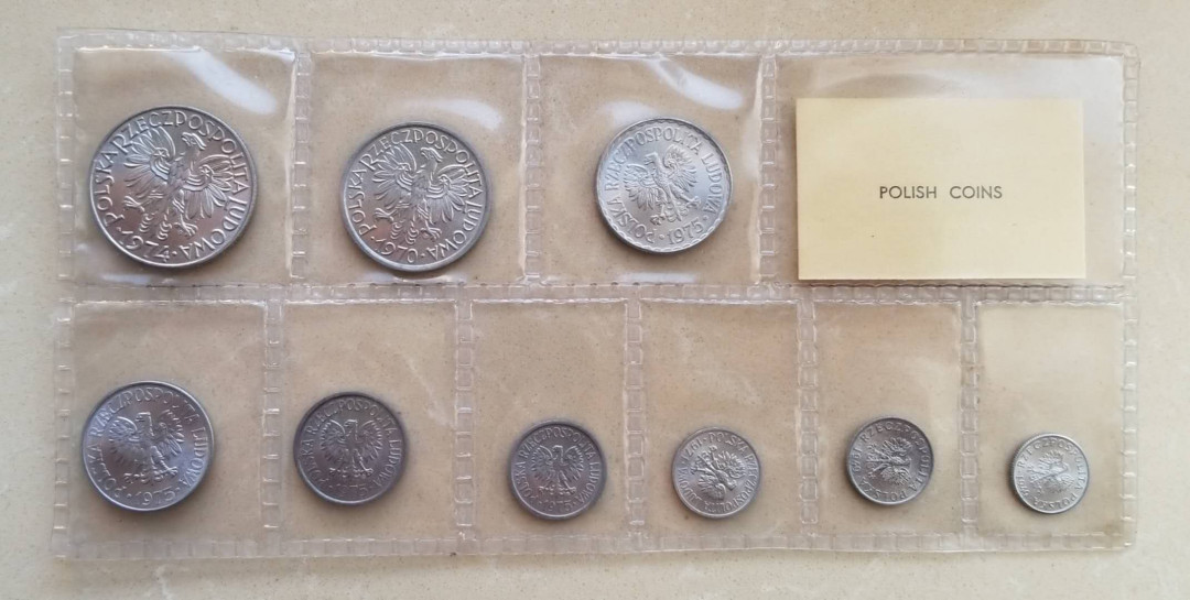 【币观天下】第134场拍卖【元旦场】 少见波兰造币厂原包装卡币1949-1975年版铝币9枚，全新。