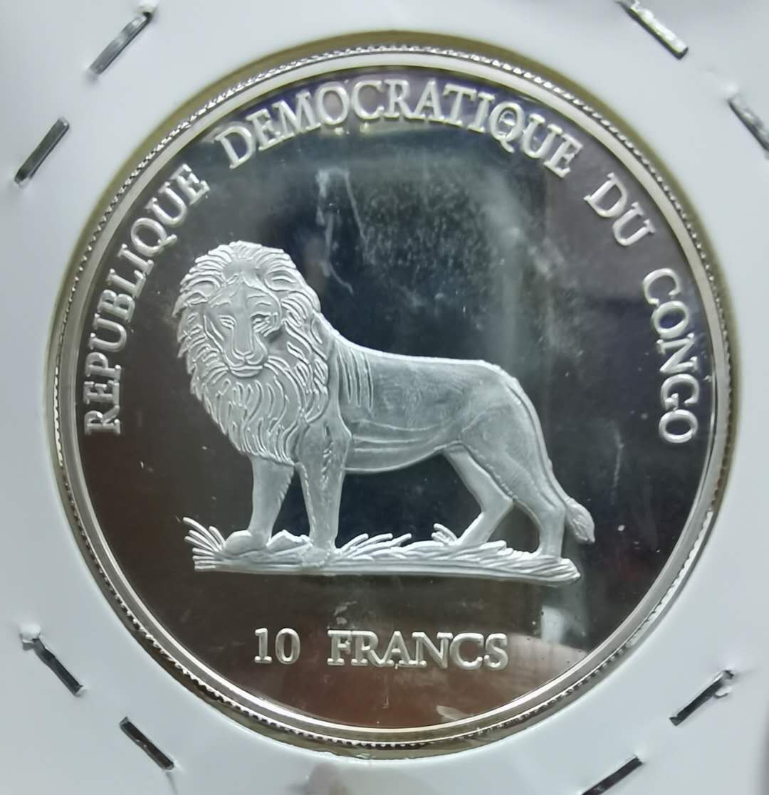 北京马甸外币专卖微拍第三十六期，银币及银章专场，陆续上新，欢迎关注 2000年刚果帆船精制银币，重25.13克，成色925，品相如图
