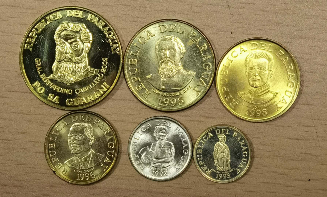 北京马甸外币专卖微拍第三十七期，流通币，非贵金属纪念币专场，陆续上新，欢迎关注 巴拉圭流通币6枚/套，品相如图