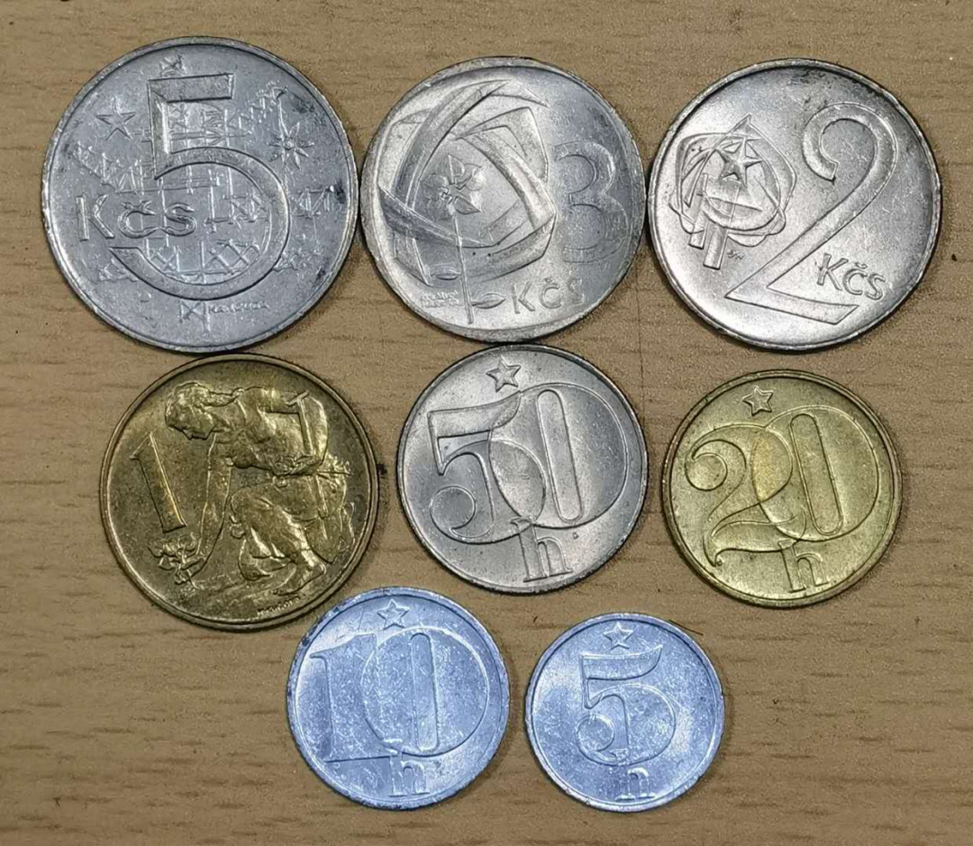 北京马甸外币专卖微拍第三十七期，流通币，非贵金属纪念币专场，陆续上新，欢迎关注 捷克斯洛伐克流通币8枚/套，品相如图