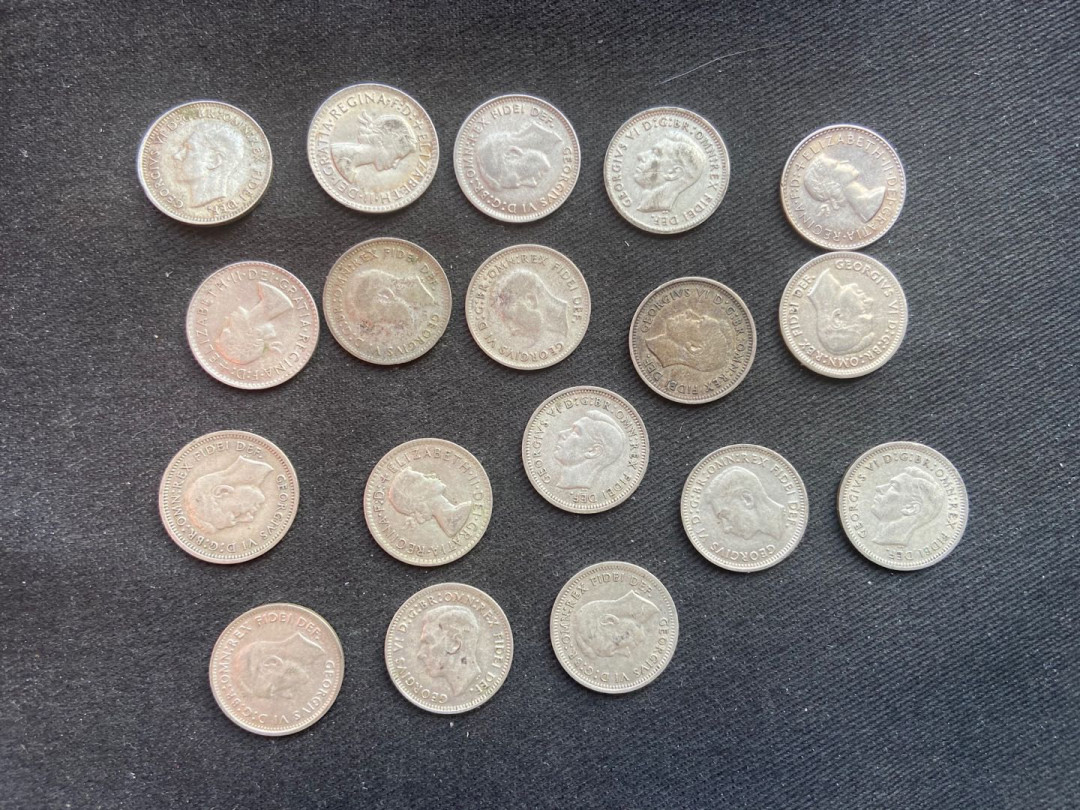 【币观天下】第135场钱币拍卖 早期澳大利亚3便士银币18枚【50%银】