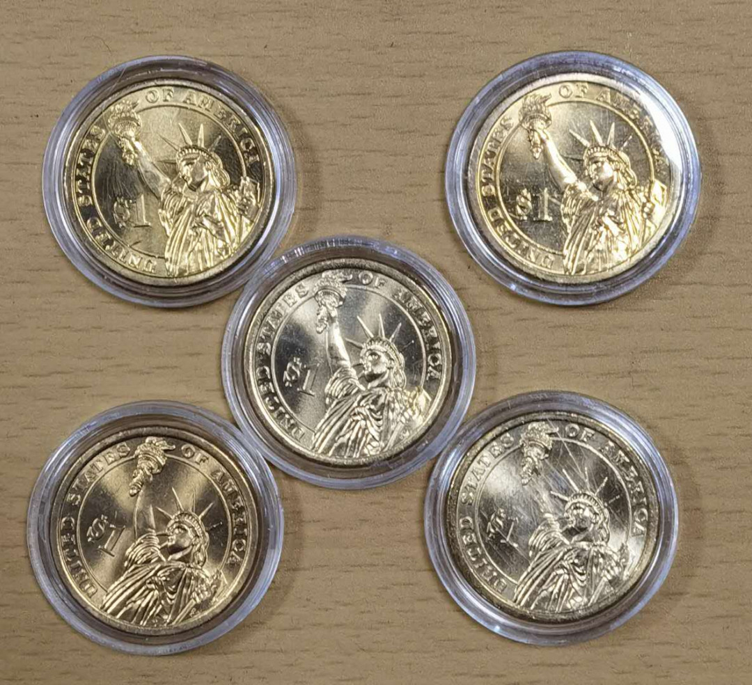 北京马甸外币专卖微拍第三十七期，流通币，非贵金属纪念币专场，陆续上新，欢迎关注 美国1美元总统纪念币5枚，品相如图