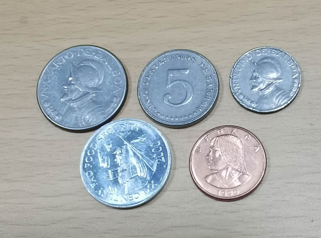 北京马甸外币专卖微拍第三十七期，流通币，非贵金属纪念币专场，陆续上新，欢迎关注 巴拿马流通币5枚/套，品相如图