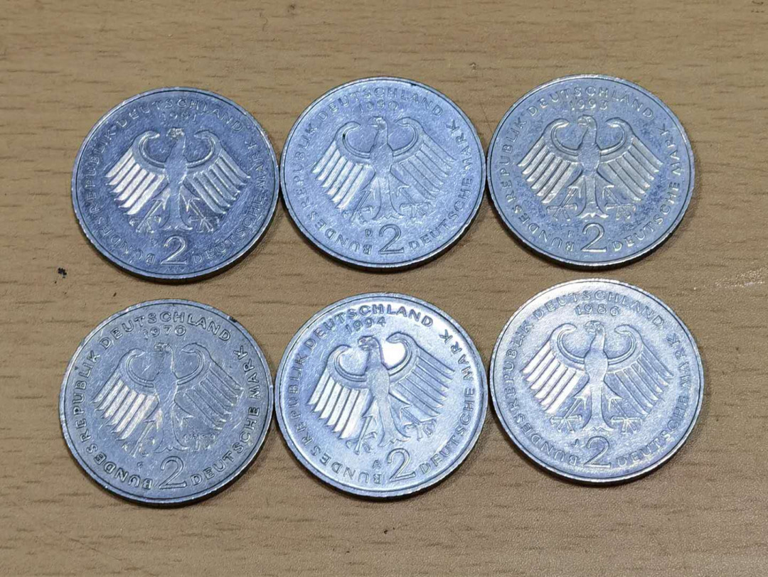 北京马甸外币专卖微拍第三十七期，流通币，非贵金属纪念币专场，陆续上新，欢迎关注 德国2马克纪念币6枚，品相如图