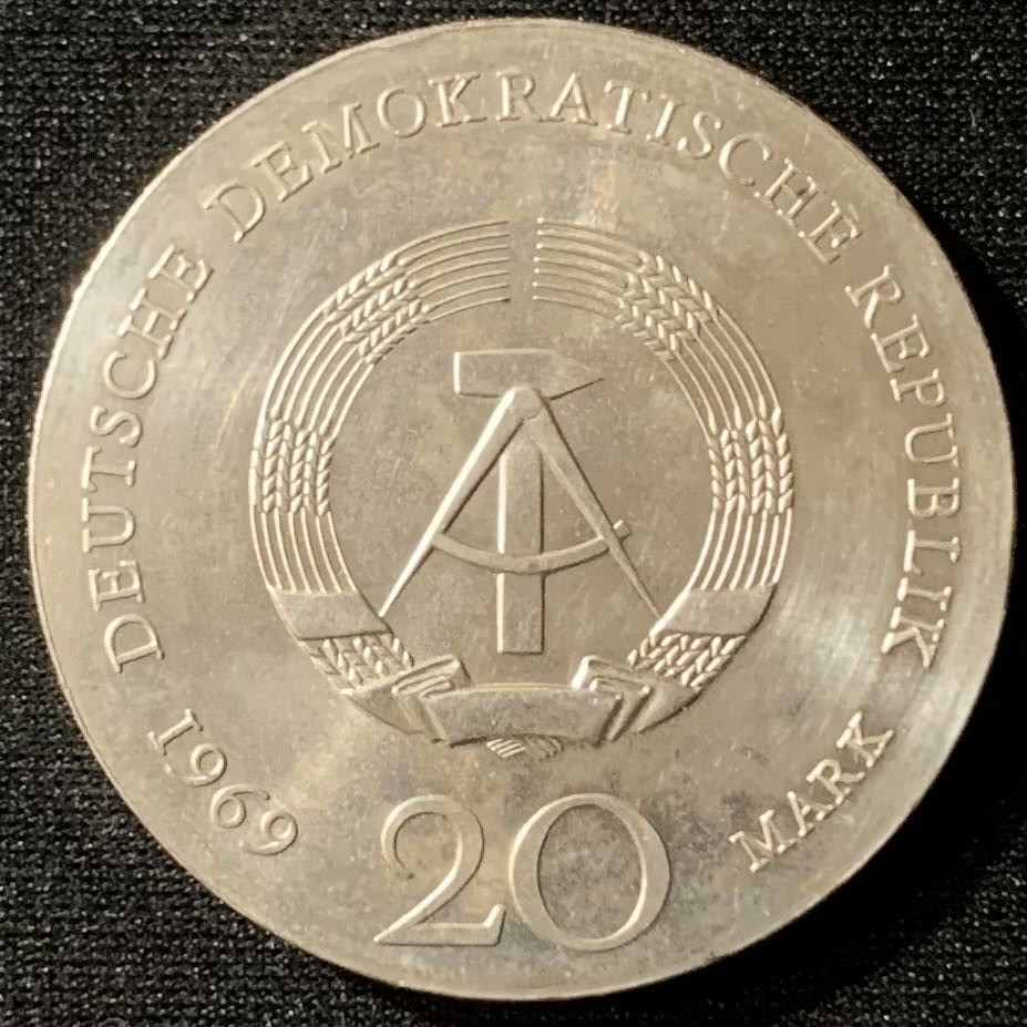 紫瑗钱币—微拍第127期  东德 1969年 诗人歌德诞辰220周年 20马克 20.9克 0.625银