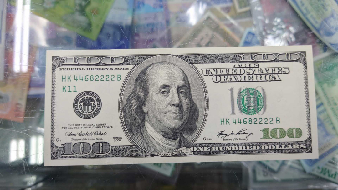 【囧羊收藏】精选微拍第12期（2021年第三期）世界纸币场 2006首版（无字母A）美国100元大头 狮子号2222 全新UNC绝品