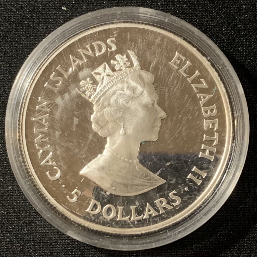 紫瑗钱币—微拍第127期  开曼群岛 1987年 WWF世界濒危野生动物 金刚鹦鹉 5元 28.28克 0.925银 精制 