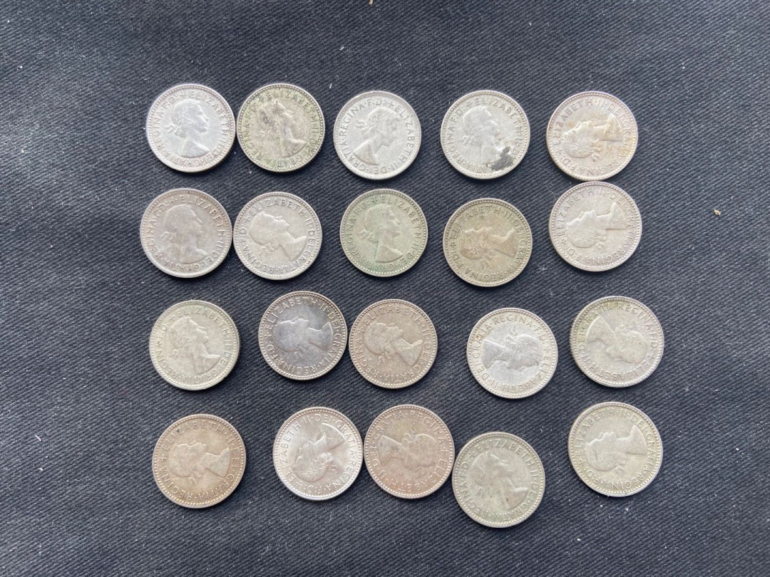 【币观天下】第136期拍卖【直播拍卖】 【澳大利亚】1955-1957早期6便士小银币20枚