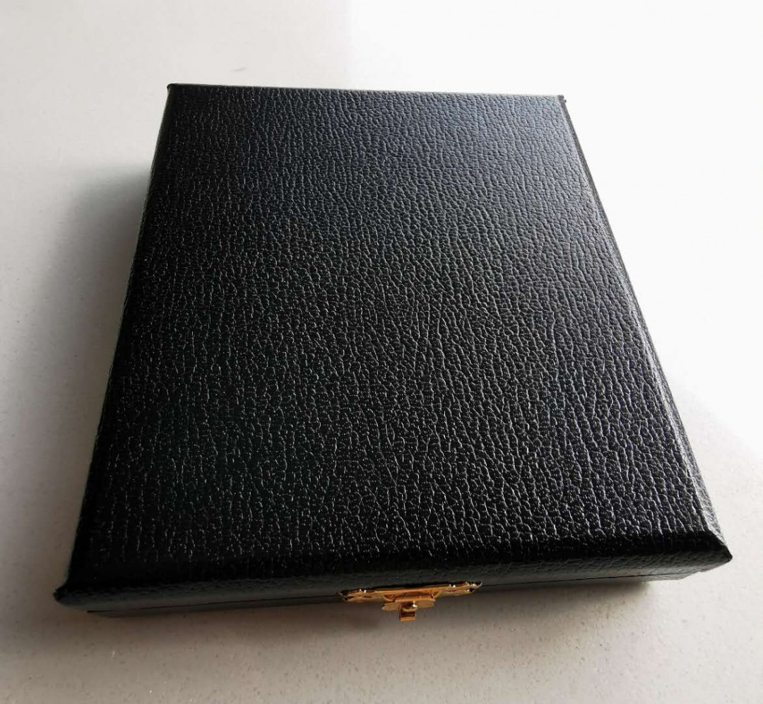 凡希社世界钱币微拍第一百四十六期 意大利ABAFIL顶级展示收纳盒，可放单枚P或N，几乎全新