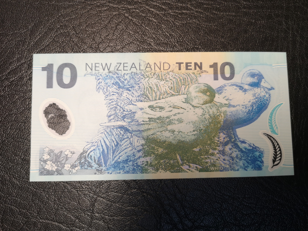 《外钞收藏家》2021年第2拍（97期） 新西兰2013年塑料钞10刀 全新unc  AA首发冠