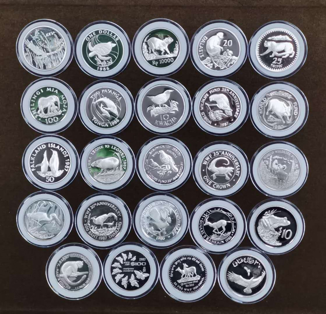 北京马甸外币专卖微拍第三十八期，金银币专场，陆续上新，欢迎光临 1986年至1987年25国发行野生动物保护精制纪念银币，现有24枚少中国熊猫银币（好找），品相如图