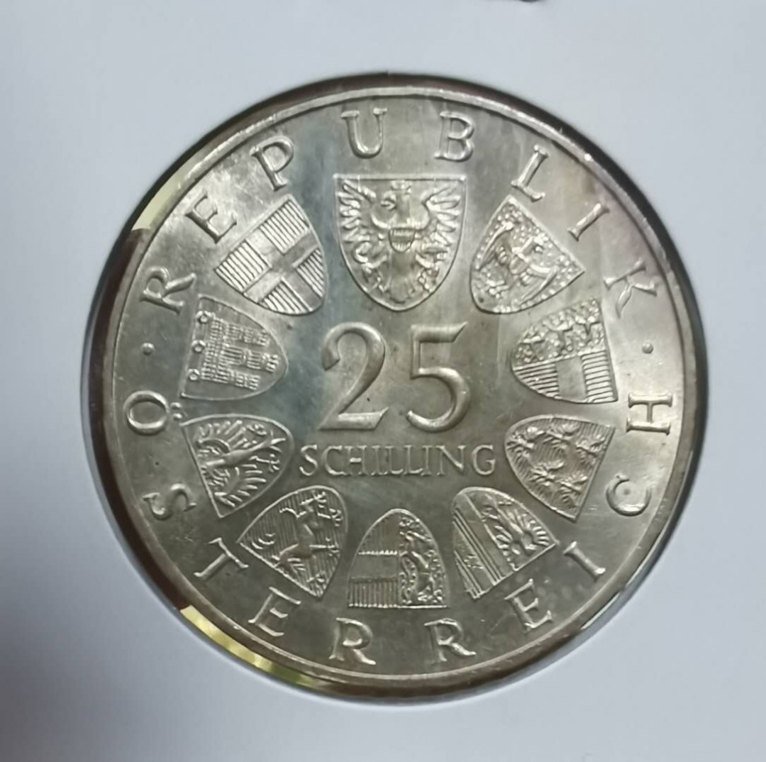 北京马甸外币专卖微拍第三十八期，金银币专场，陆续上新，欢迎光临  	1966年奥地利25先令纪念银币，重13克，成色：800，品相如图