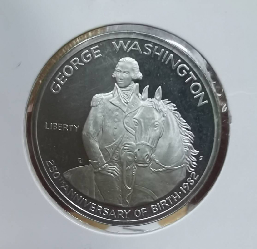 北京马甸外币专卖微拍第三十八期，金银币专场，陆续上新，欢迎光临 获奖币1982年美国半美元华盛顿诞生250周年纪念银币，重12.5克，成色900，品相如图