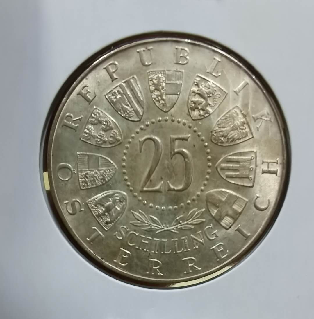 北京马甸外币专卖微拍第三十八期，金银币专场，陆续上新，欢迎光临 1961年奥地利25先令纪念银币，重13克，成色：800，品相如图