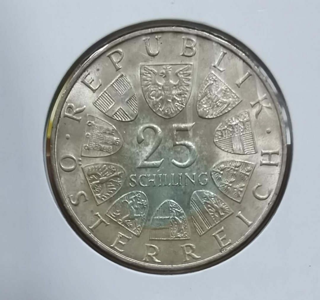 北京马甸外币专卖微拍第三十八期，金银币专场，陆续上新，欢迎光临  	1970年奥地利25先令纪念银币，重13克，成色：800，品相如图