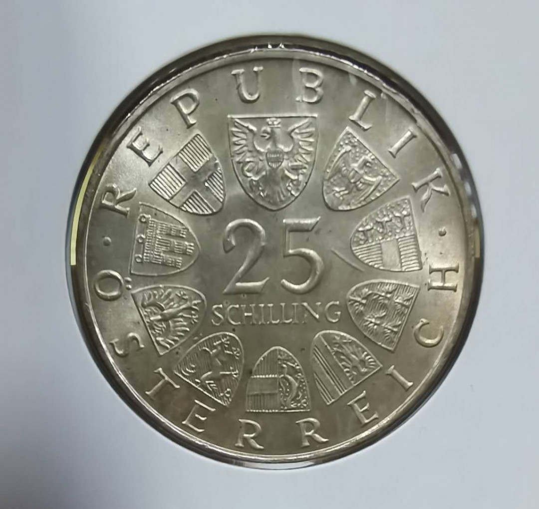 北京马甸外币专卖微拍第三十八期，金银币专场，陆续上新，欢迎光临  	1964年奥地利25先令纪念银币，重13克，成色：800，品相如图
