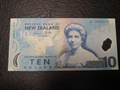 《外钞收藏家》2021年第3拍（98期） - 新西兰13年10刀 AA冠 全新unc