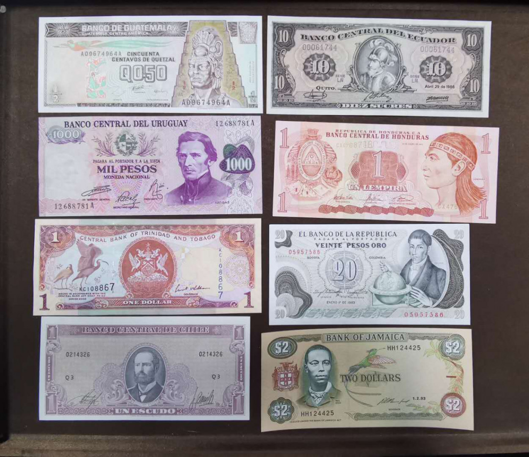 北京马甸外币专卖第三十九期，纸币专场，陆续上新，欢迎关注 美洲纸币8张，品相如图全新
