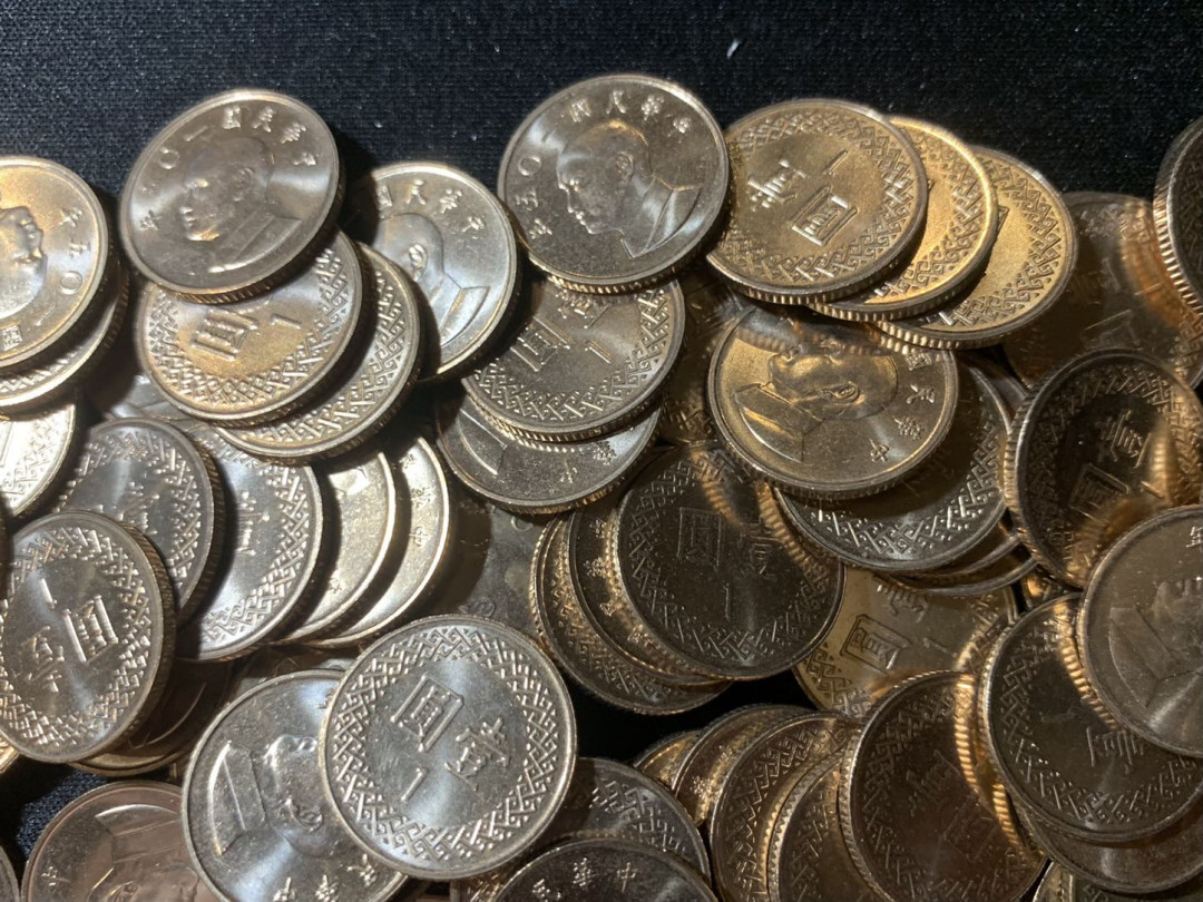 紫瑗钱币—微拍第130期  中国台湾 2016年 蒋介石 1元 100枚一组 袋拆全新 UNC