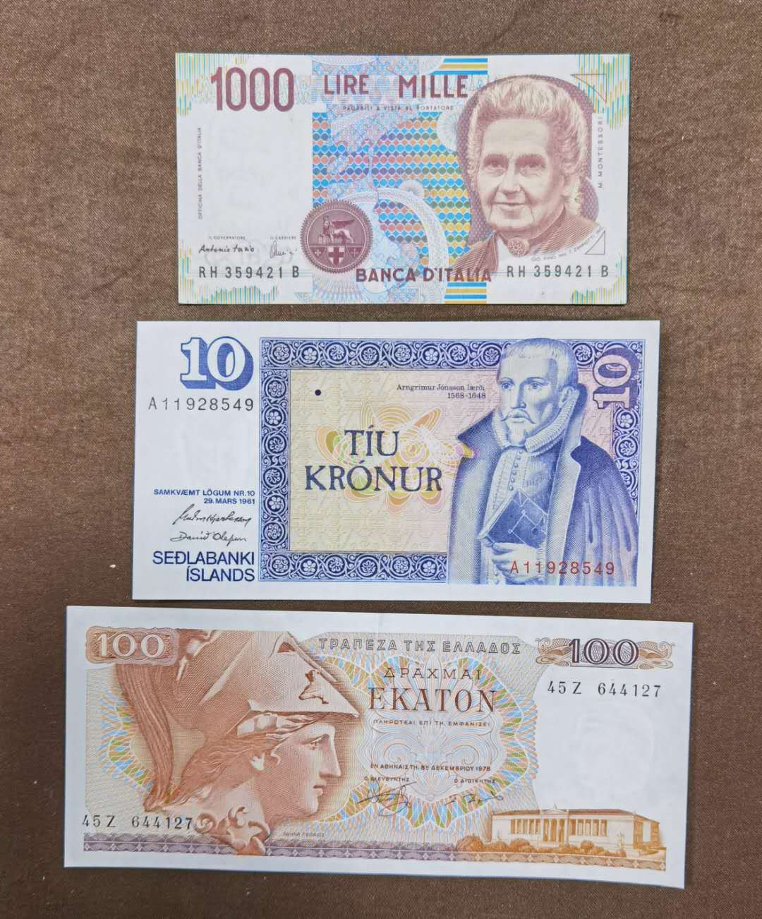 北京马甸外币专卖第三十九期，纸币专场，陆续上新，欢迎关注 意大利，希腊，冰岛纸币3张，品相如图全新