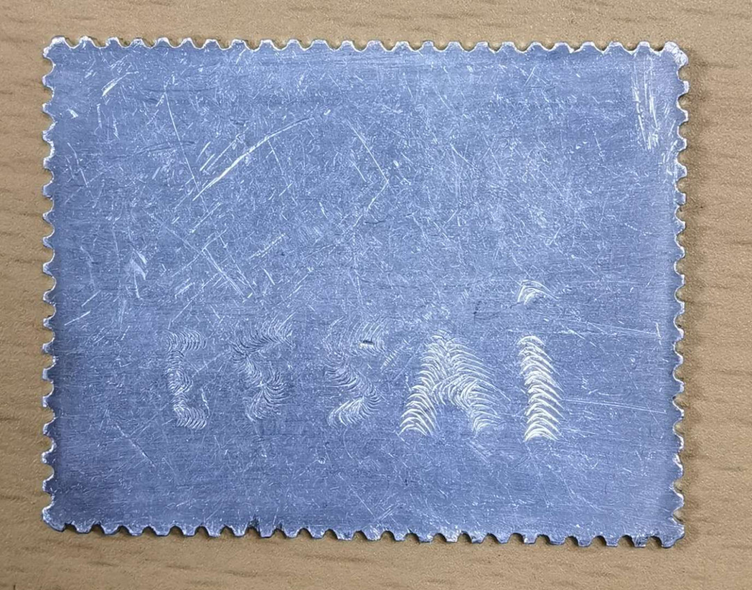 北京马甸外币专卖微拍第四十期，外国纪念章专场，陆续上新，欢迎关注 邮票形铝质纪念章，直径：48mX32mm，重量：11克，品相如图