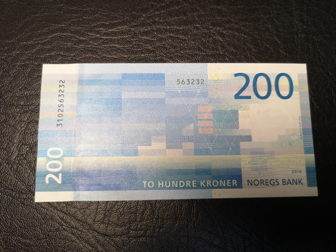 《外钞收藏家》2021年第4拍（99期） 挪威2016年200克朗  全新UNC 号码无47