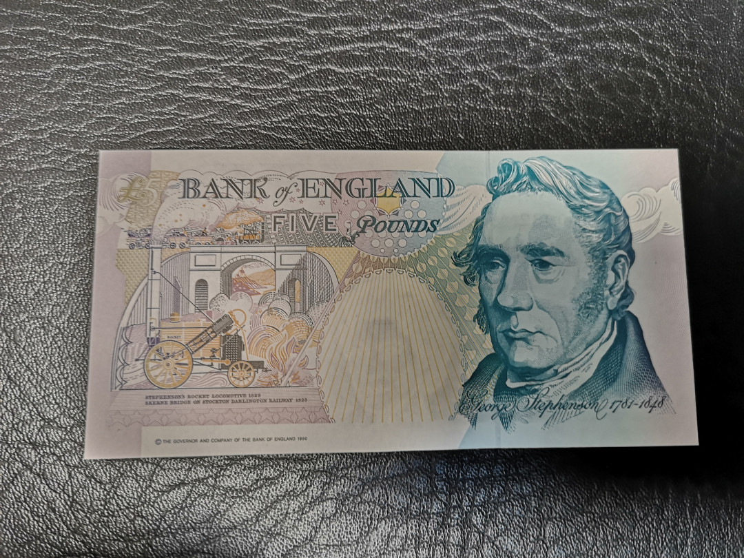 《外钞收藏家》2021年第4拍（99期） 英国E序列5镑 500032同号系列 全新UNC   