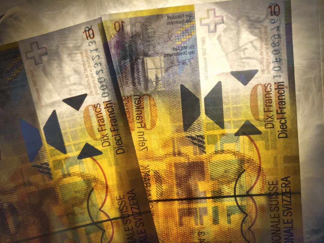 N&C第5期 最后一拍: 外国纸币裸钞专场 全新UNC瑞士10法郎两张，品相很绝，包含00年稀少年份!