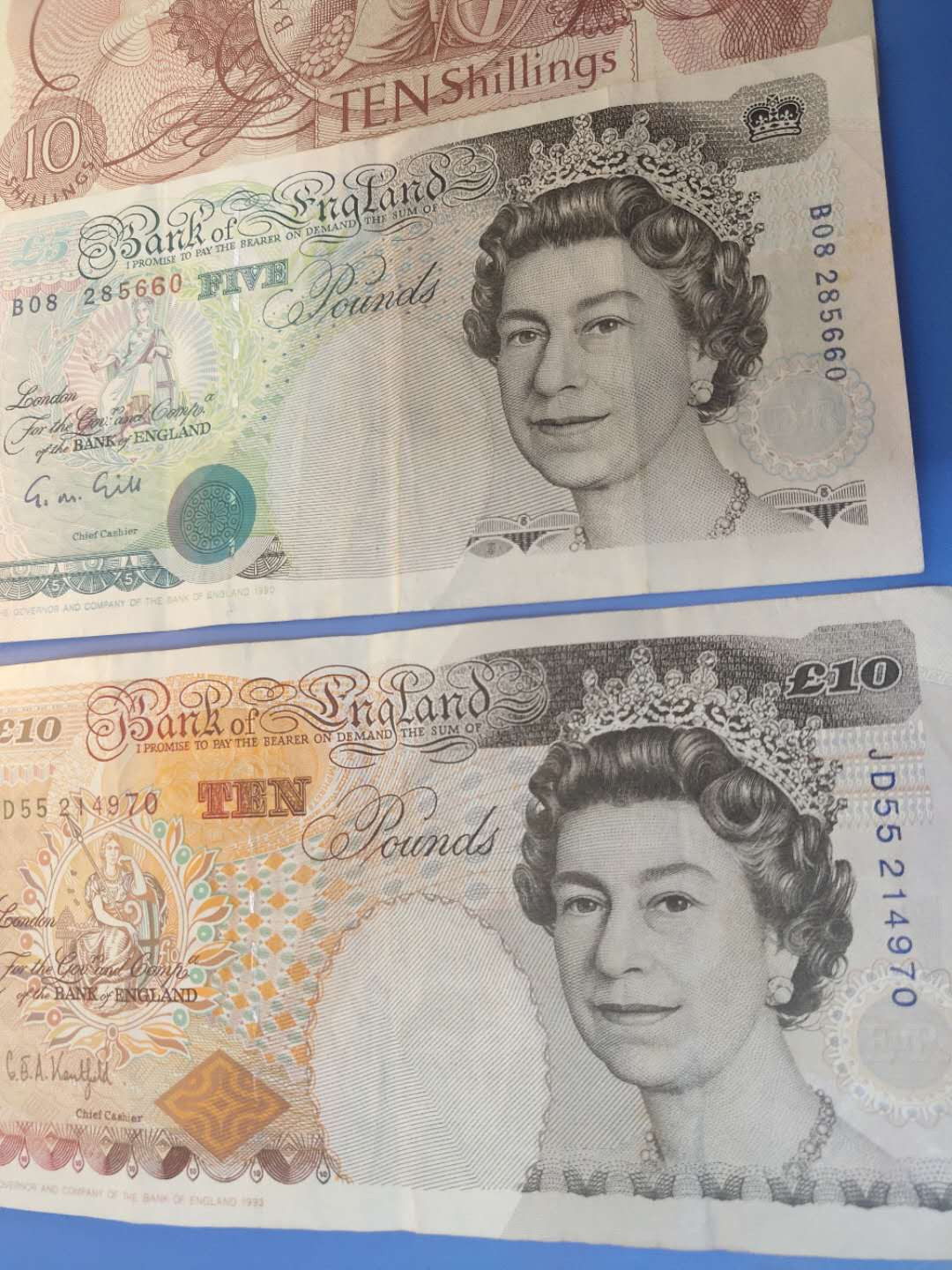 N&C第5期 最后一拍: 外国纸币裸钞专场 英镑四张 八到九品