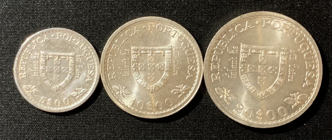 紫瑗钱币—微拍第129期  葡萄牙 1960年 亨利王子500周年  5 10 20埃斯库多 三枚一套 共40.5克 0.835银