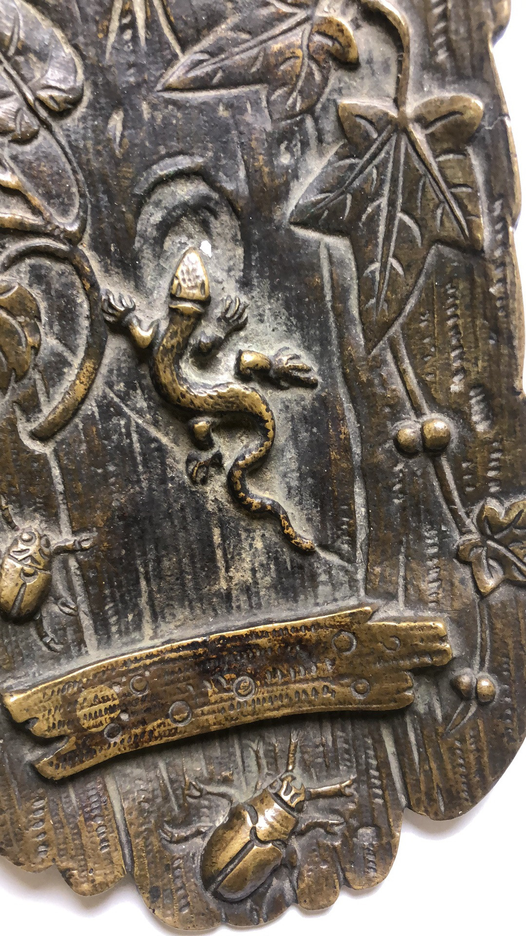 喜迎🐂年艺术麦朵尔第二场拍卖 14精致浮雕烟缸