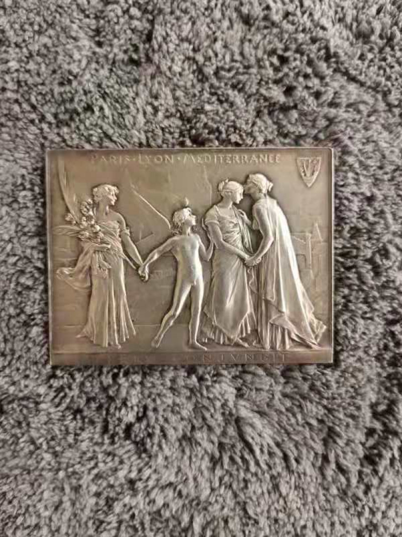 喜迎🐂年麦朵尔艺术第一拍 里昂巴黎-地中海铁路