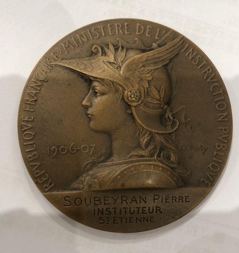 喜迎🐂年麦朵尔艺术第一拍 法国基础教育