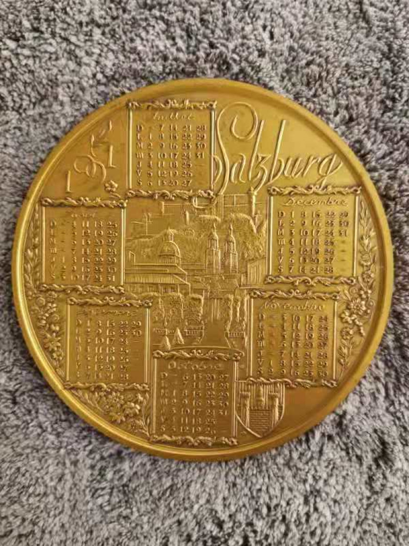 喜迎🐂年麦朵尔艺术第一拍 1991年日历章