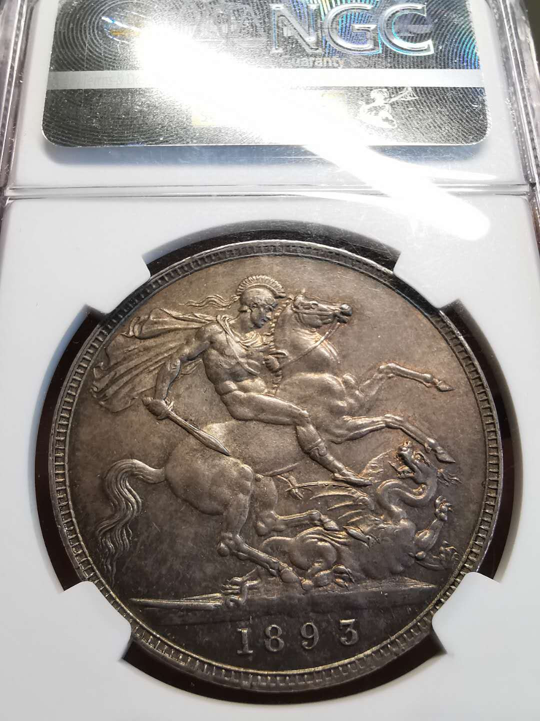 凡希社世界钱币微拍第一百四十七期年末捡漏专场 荐！1893英国老维批纱马剑NGC-MS64包浆醇厚！